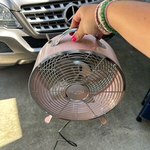 pink fan